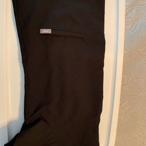 FIGS Small Black “Casma” scrub top